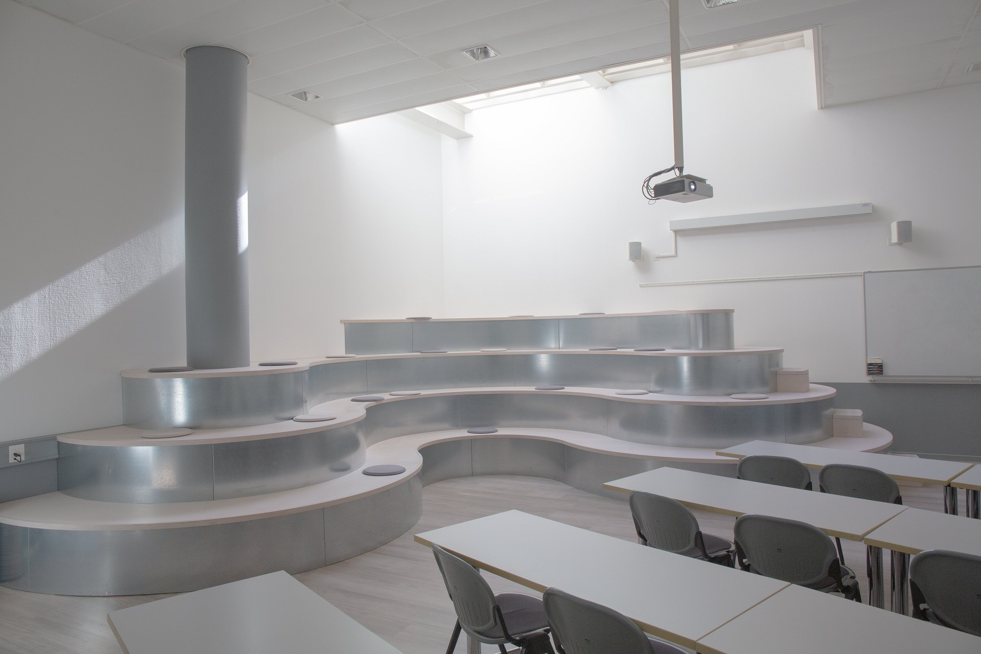 E1-petit-auditoire-b-min